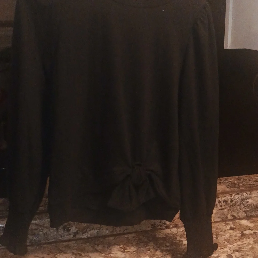Habitual kids girls size 16 long sleeve black lightweight sweater .nwt